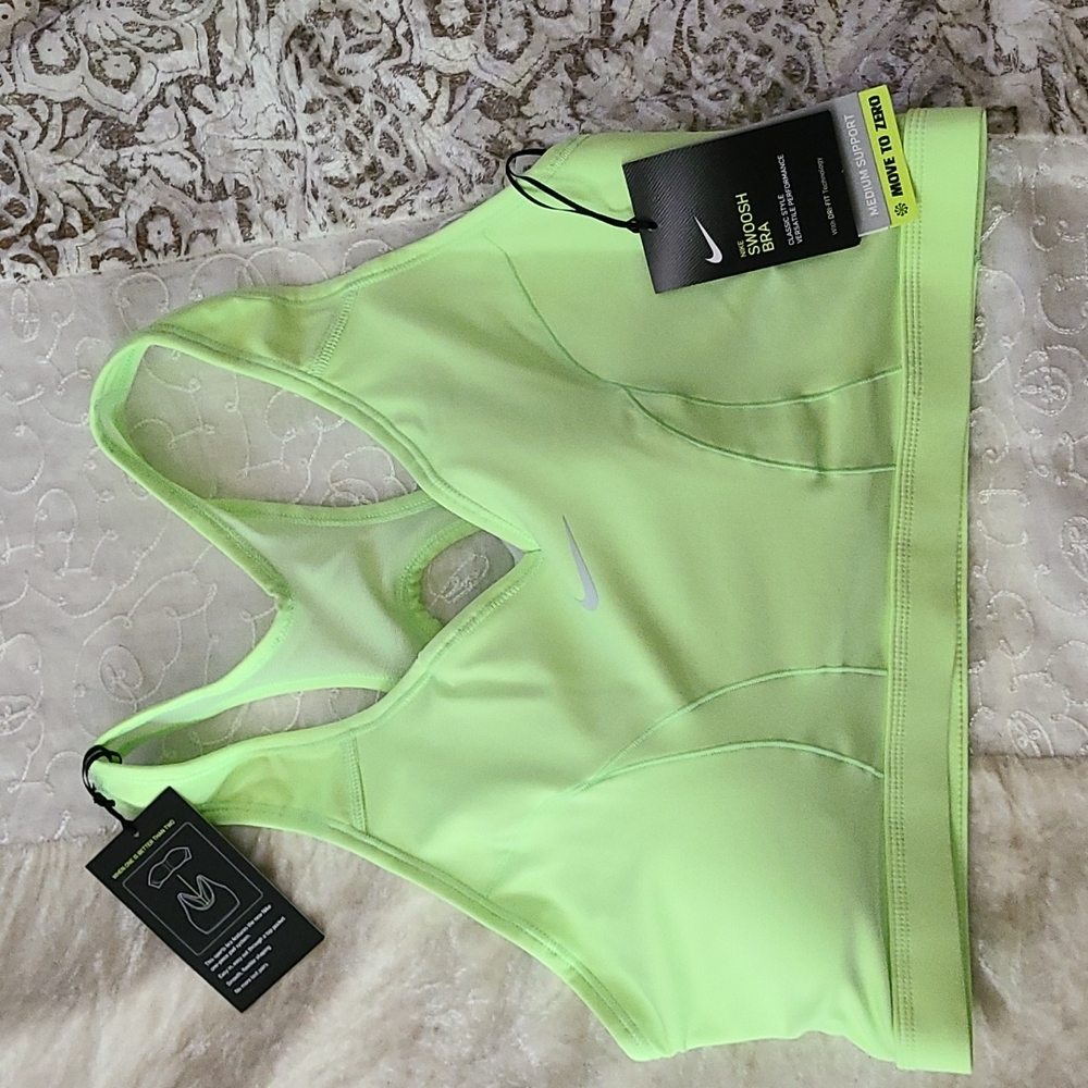 Nike XXL Medium-Support 1-Piece Pad V-Neck Sports Bra
